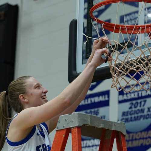 Kortney-Drake-Cutting-Nets-Down