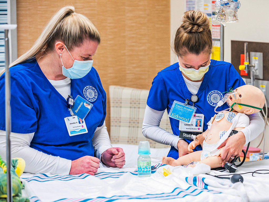 Nursing-Students-with-Child-Sim