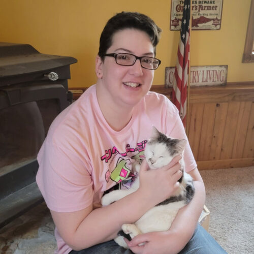 Erin-Murphy-with-Cat-Featured