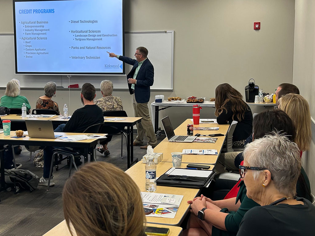 A-Presentation-at-the-Washington-County-Regional-Center-Featured