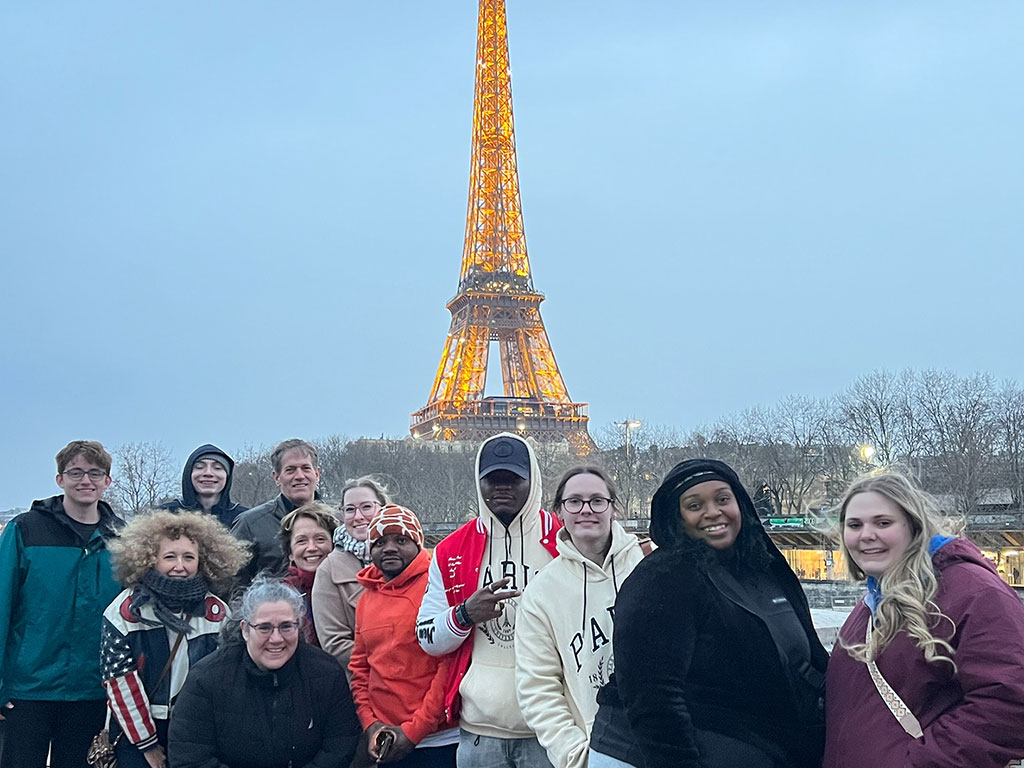 Seven-Bridges-Group-Photo-in-Paris-Featured