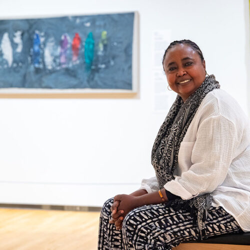 Taissir-Abdelgadir-in-an-Art-Gallery-Featured