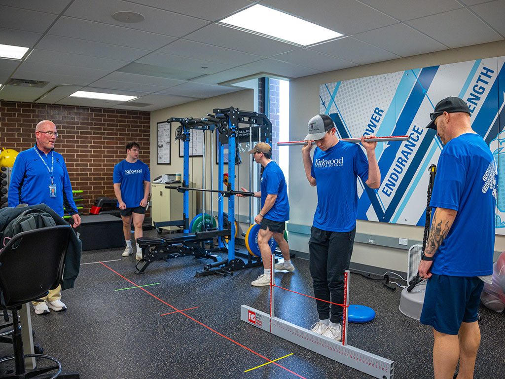 An-Instructor-Speaks-to-Exercise-Science-Students-Featured