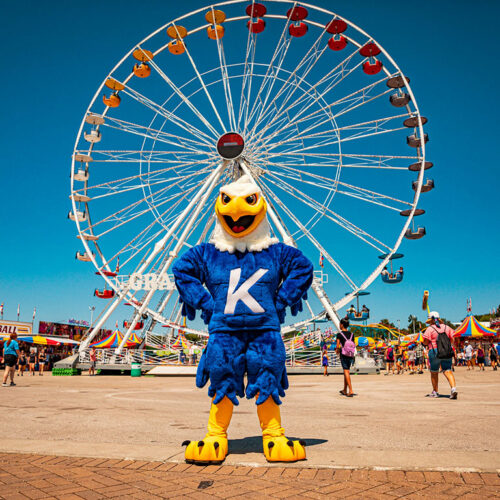 Sammy-in-Front-of-the-State-Fair-Ferris-Wheel-Featured