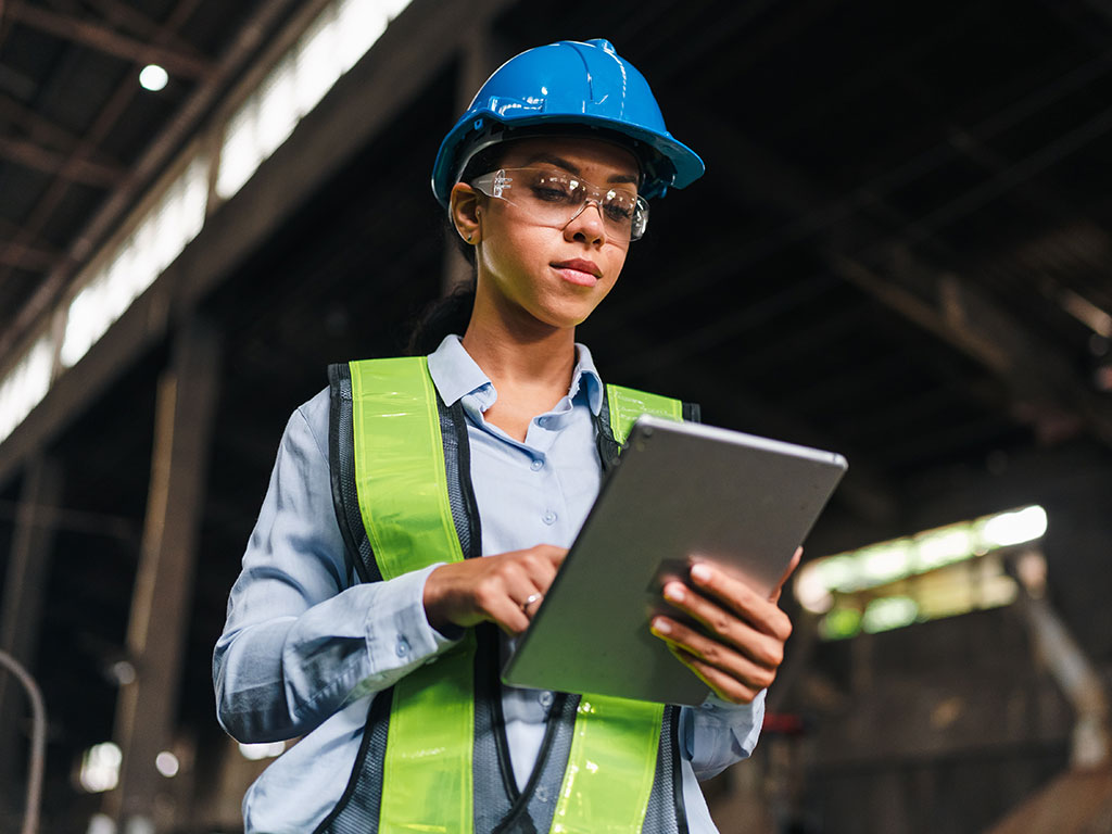 Woman-on-the-Job-in-Hard-Hat-Featured