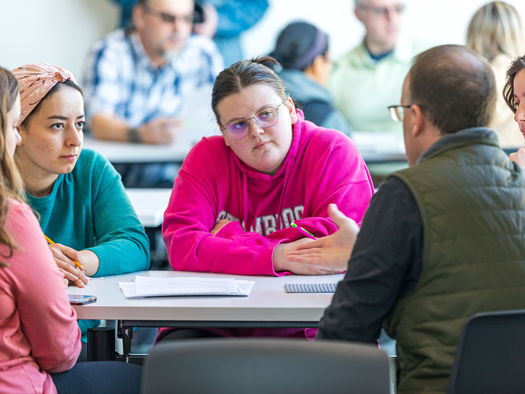 Workplace-Learning-Connection-Students-Listen-to-a-Workforce-Partner-Featured